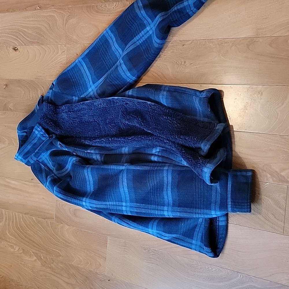 flannel super warm super awesome size large buttons pockets